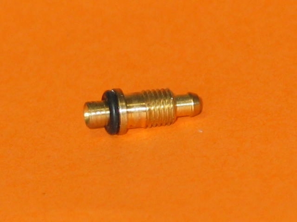 Fuel line connector center of nut