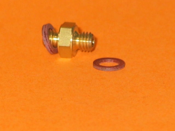 Adapter from magnetic valve to fuel line