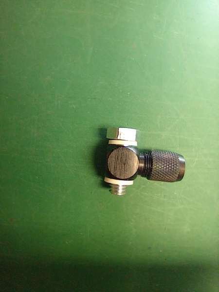 Right angle connector fuel cylinder